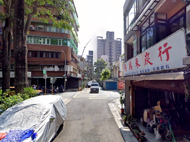 中原公園【透天】新生北路二段45巷16號 法拍屋照片6