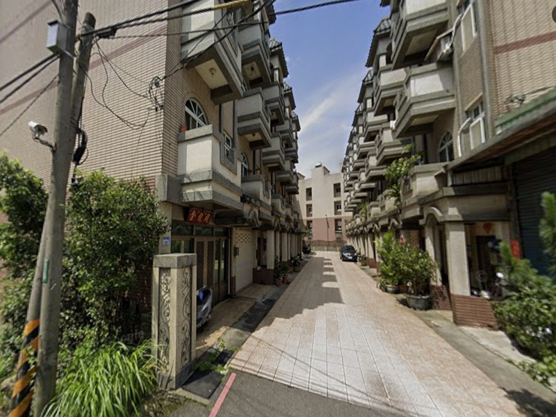 66快速道路【邊間透天】快速路二段616巷151號 法拍屋照片4