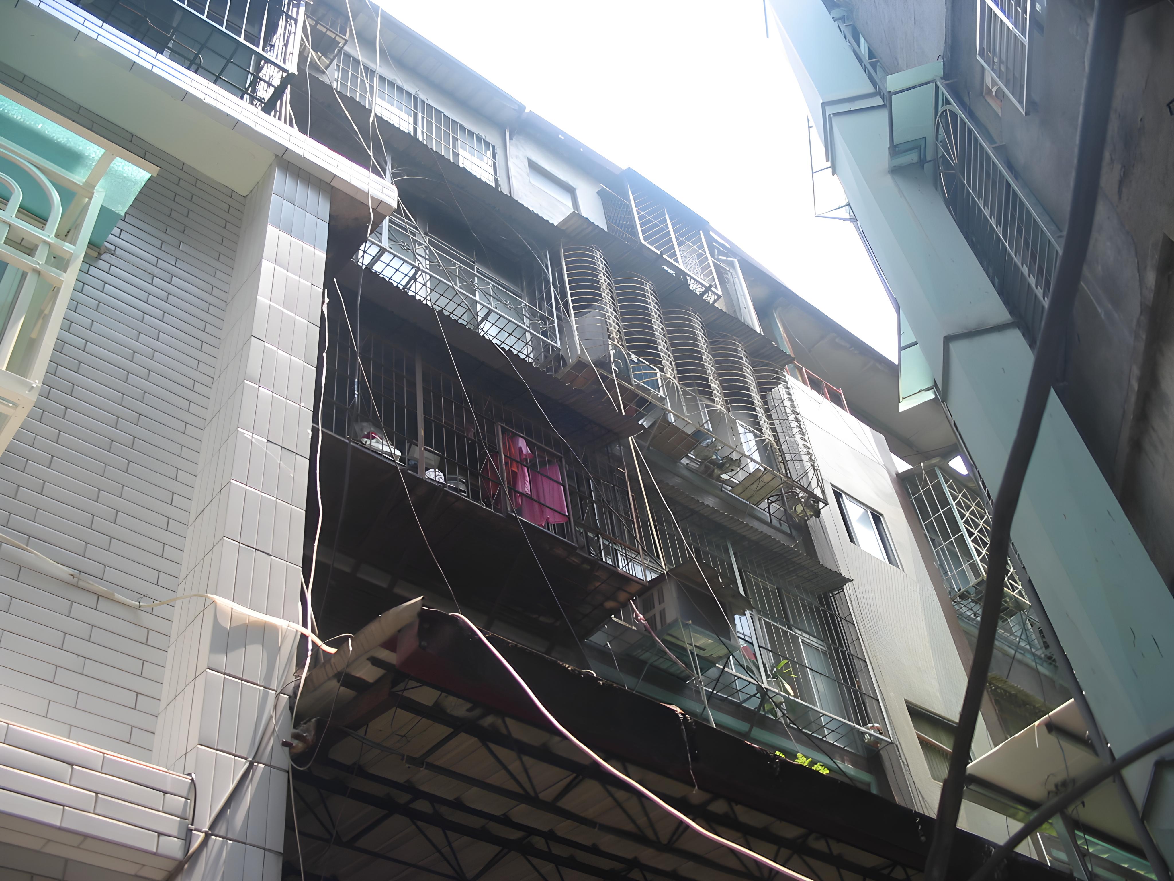 六張公園【一樓】民生東街28巷5號1樓 法拍屋照片2