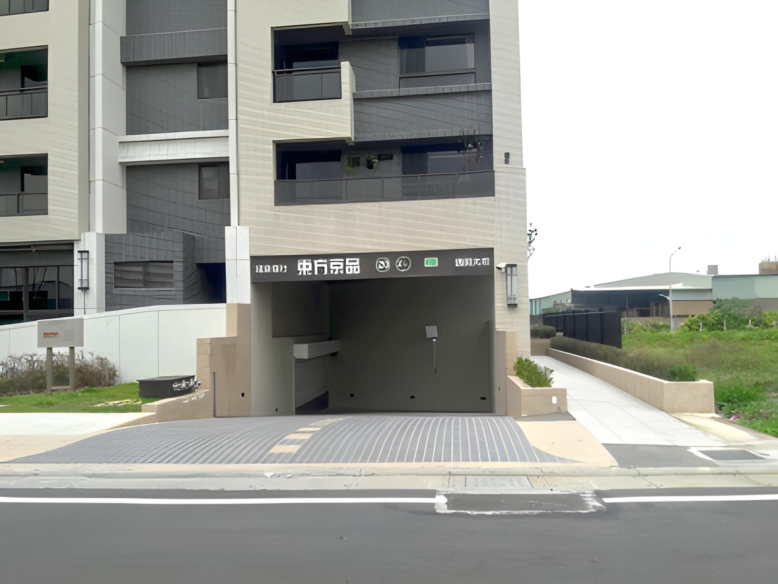 大露臺【東方京品】挑高39米有裝潢福祥街96號1樓 法拍屋照片4
