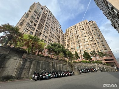 挑高42米【巧克力花園】水源街二段177巷88號2樓 法拍屋照片5