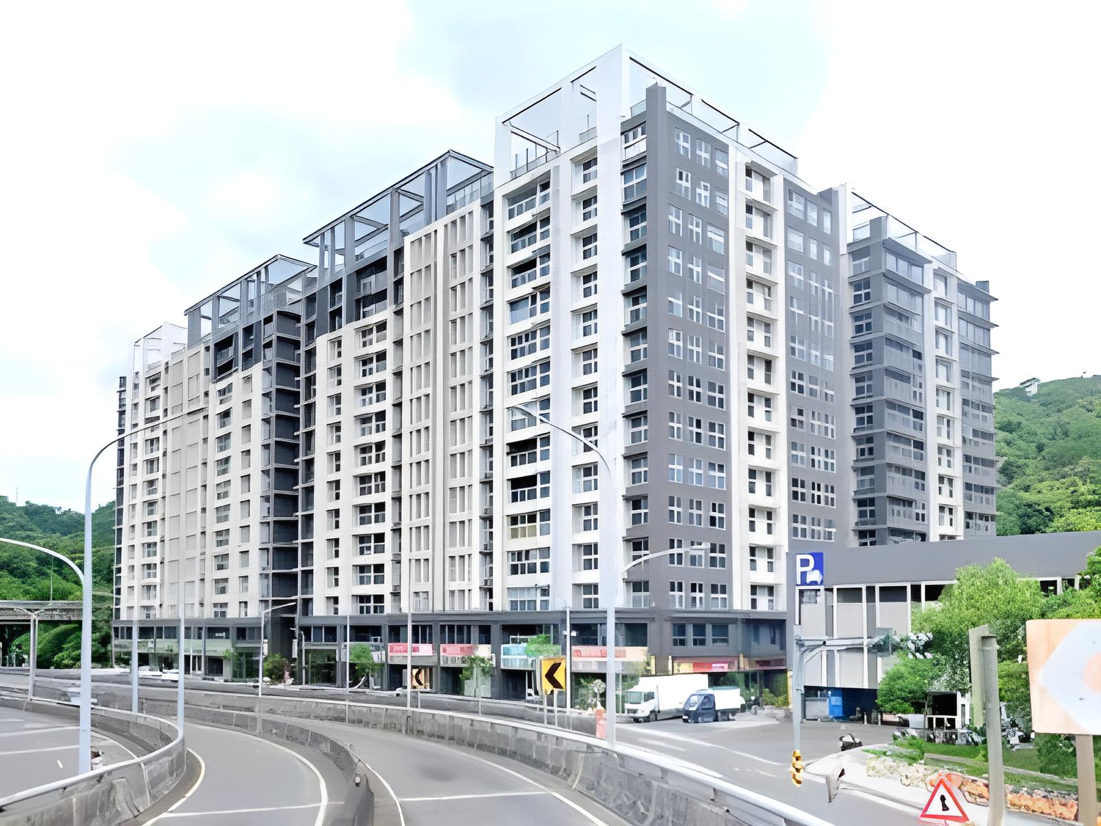 店面【陽光PARK】3車位安興路115號1樓 法拍屋照片3